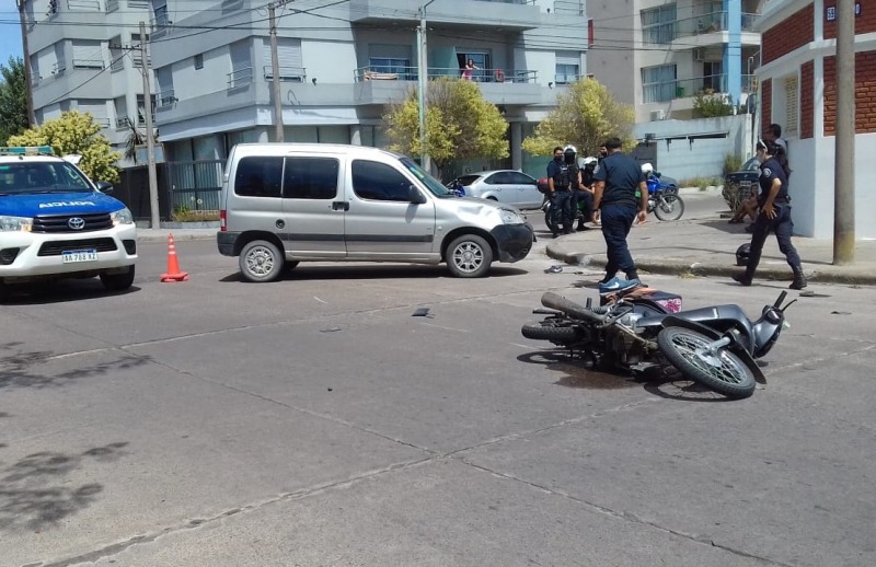 Un motomandados con heridas graves tras un fuerte choque